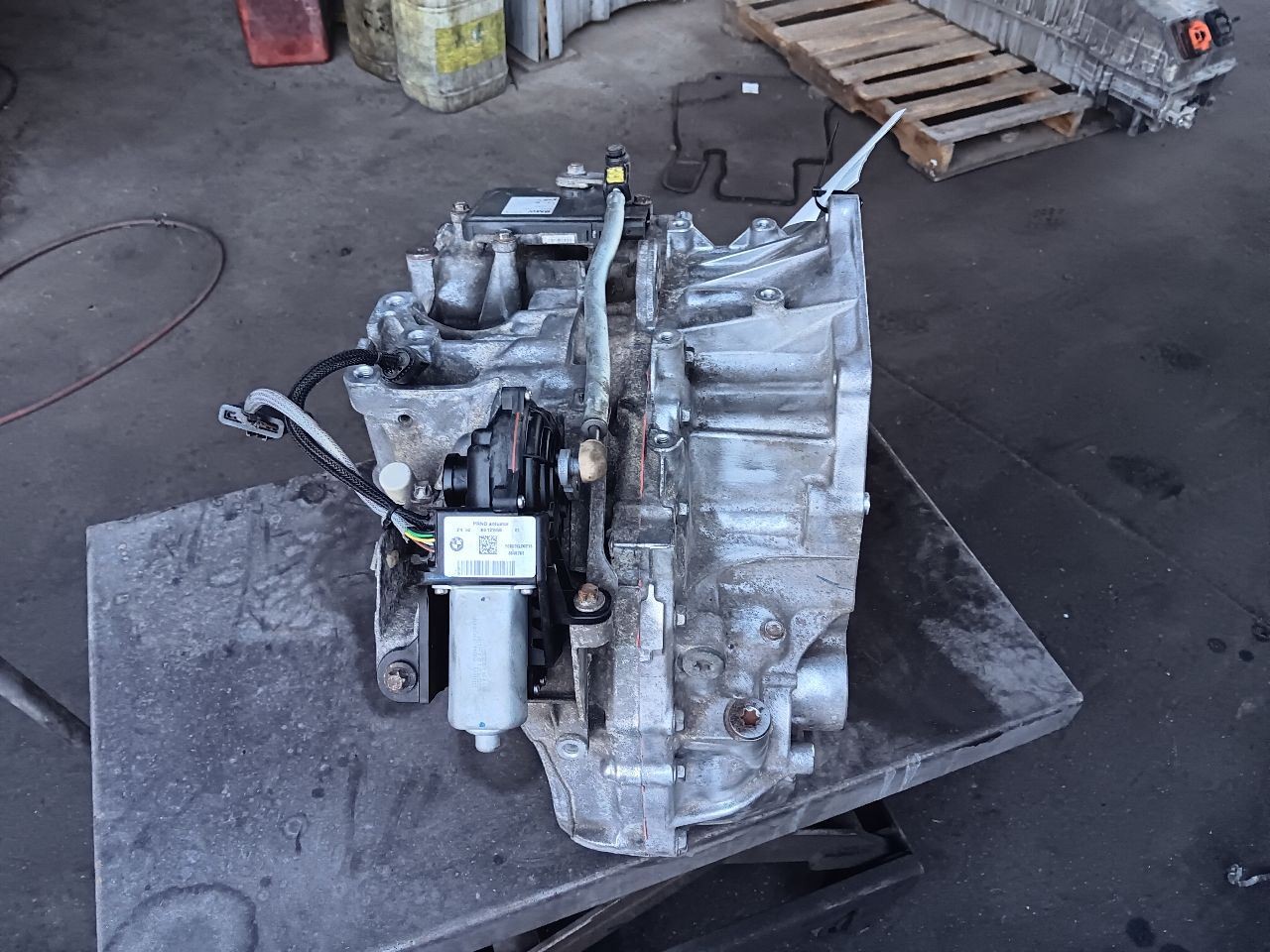 2014-17 BMW i8 Rear 6-Speed Automatic Transmission OEM 24008695750 