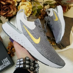 nike odyssey react premium