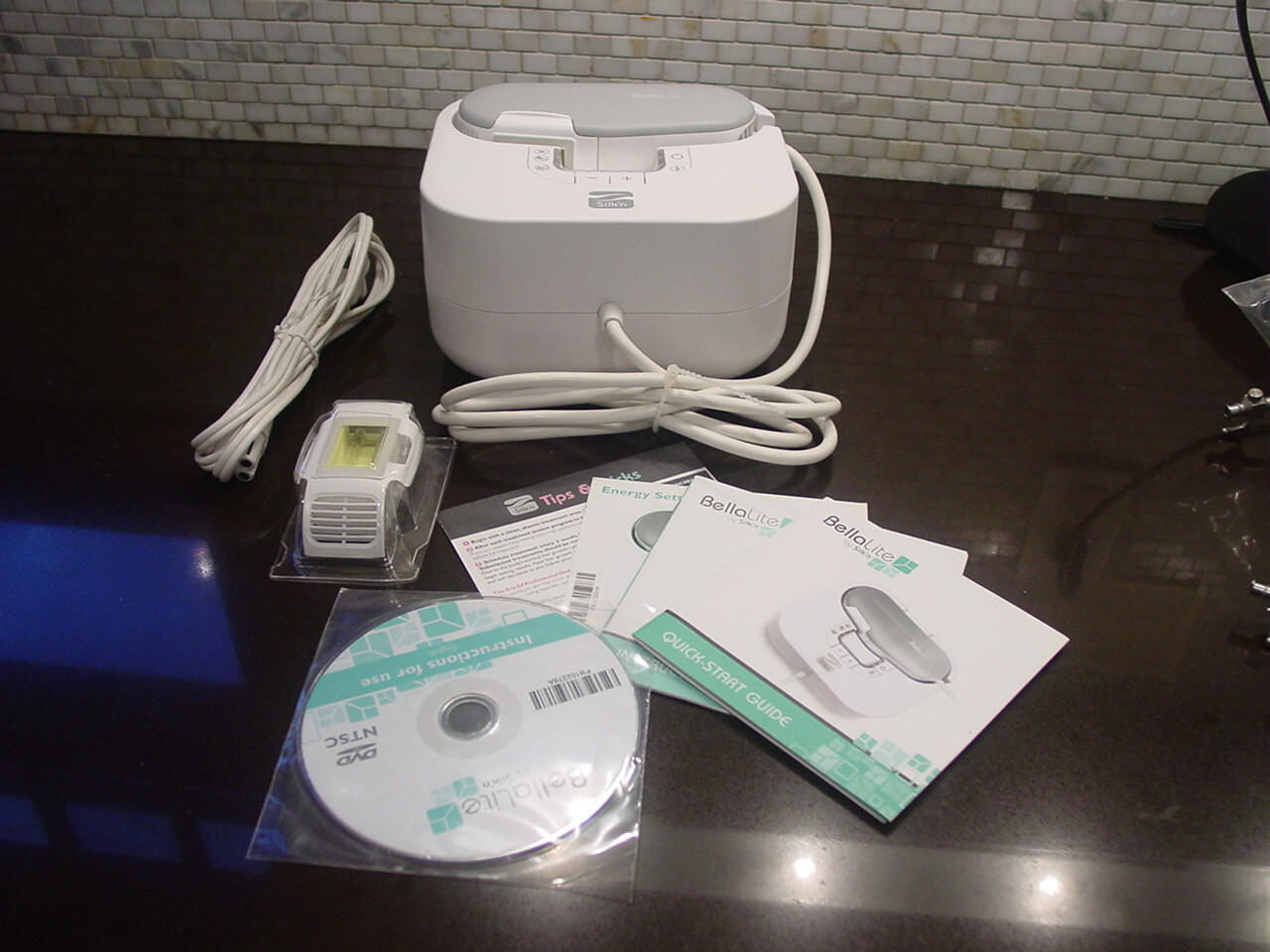 Home Skinovations SensEpil BellaLite Hair Removal System + 1 New Lamp