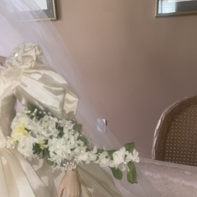 The Franklin Mint  Porcelain. Princess Diana ~ Wedding / Bride Doll. Gorgeous.