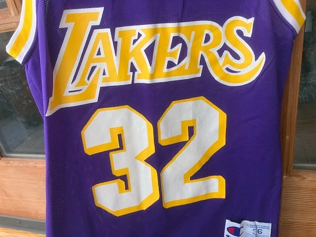 Camiseta Vintage MAGIC JOHNSON 32 Los Angeles LA LAKERS Champion JERSEY Juventude Extra Grande 36 - Imagem 3 de 4