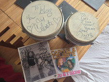 Daphne & Celeste SIGNED Autographed Bongos + Signed Promo Photo + Rare 7" Vinyl