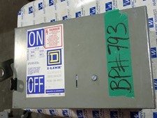 Square D Bus Plug PFA32030GN 3 Phase 4W 30 amp 240v Breaker Type  Busway Switch