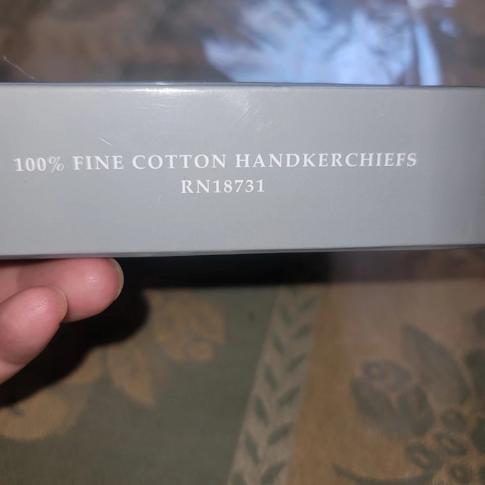 NEW Geoffrey Beene Men’s Handkerchief Set – 3 Pure Cotton Handkerchiefs Gift Box - Image 2 of 2