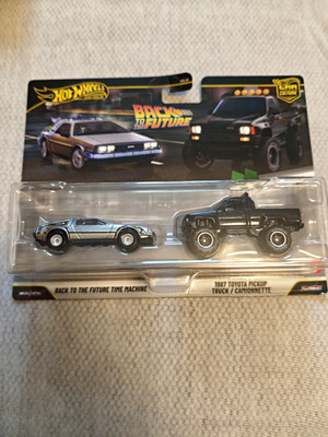 Hot Wheels Back to the Future 2er Set Time Machine & Toyota Pickup HBL96
