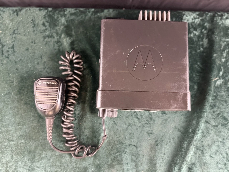Motorola XPR 4550 Digital VHF 136-174MHz Capacity AAM27JNH9LA1AN & Radio Head - Image 4 of 4