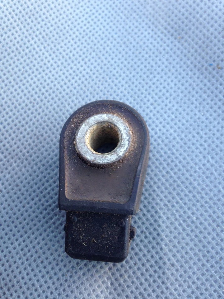 Interruptor sensor de batida Porsche 944 Turbo Bosch fabricante de equipamento original # 0 261 231 001 - Imagem 2 de 2