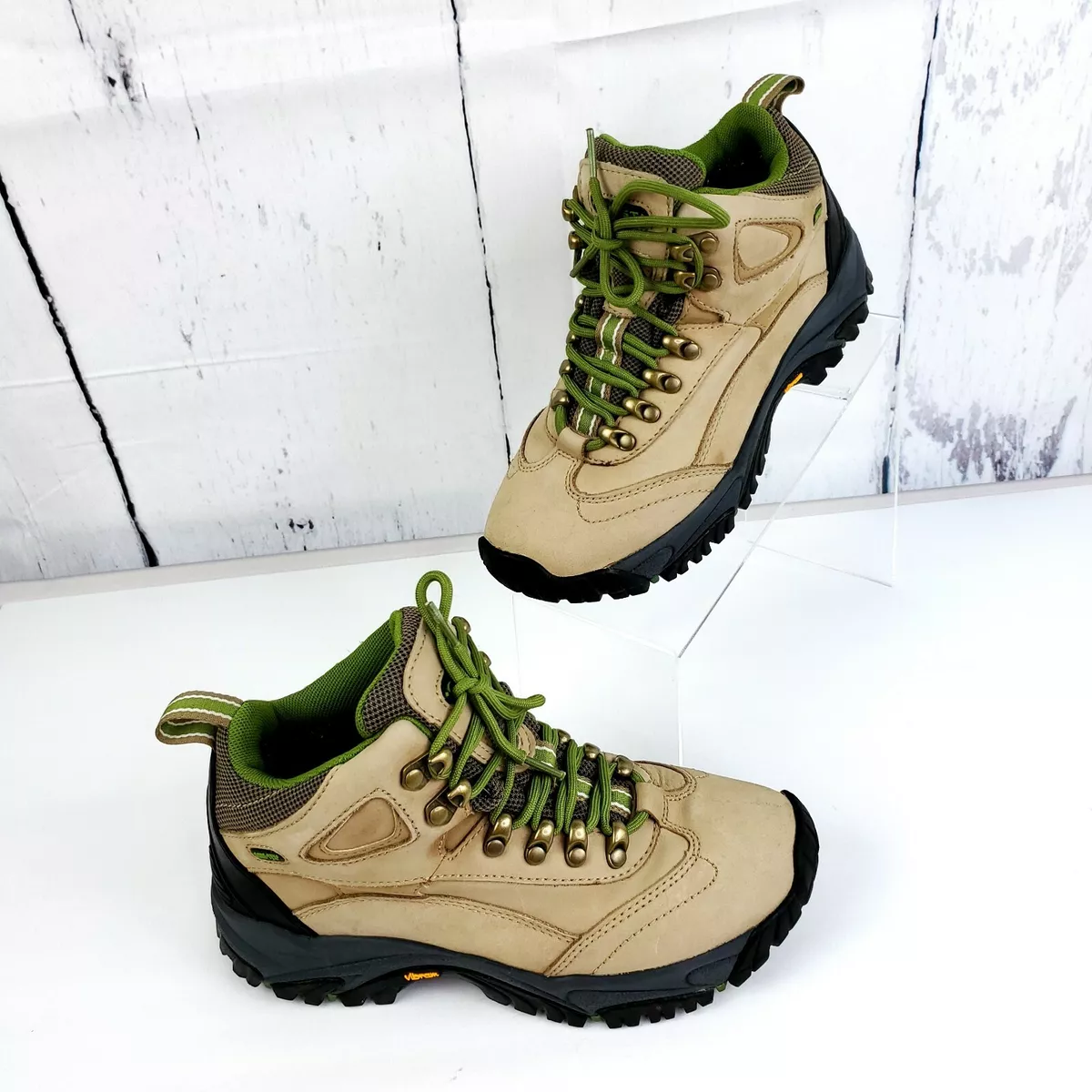 Quest Women s Gore Tex Hiking Boots WOS DAY Hiker Size 7 Vibram Sole