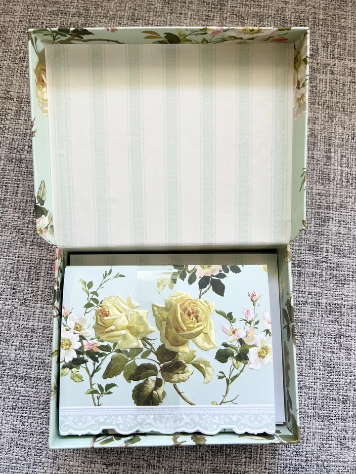 Carol Wilson Rose Garden Blank 8 Cards In Box Roses Flower Made USA Green - Image 3 of 4