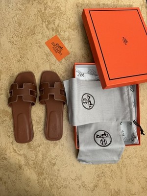 HERMÈS Oran Sandalen, Schwarz, Größe 39