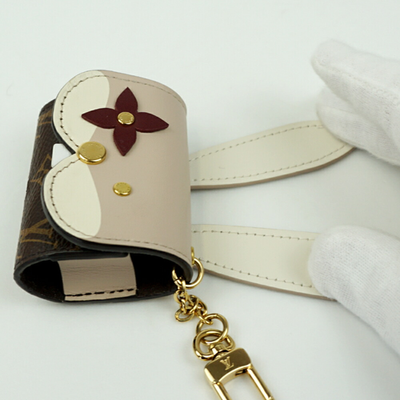 Louis Vuitton Monogram Étui pour écouteurs Rabbit Earphone Case