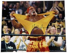 Hulk Hogan signed 16x20 Photo WWF Wrestling *Missing JSA Card*