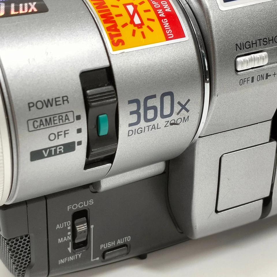 Sony DCR-TRV110E 20x Optical NightShot DIGITAL 8 / HI-8 / 8MM handycam Camcorder - Image 4 of 4