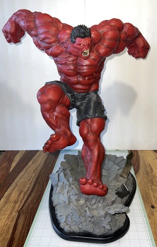 sideshow red hulk comiquette