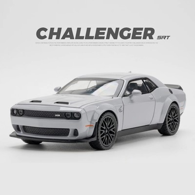 Dodge Challenger Hellcat l Sammler Auto & Modellauto   1:32 Sound & Licht Gift