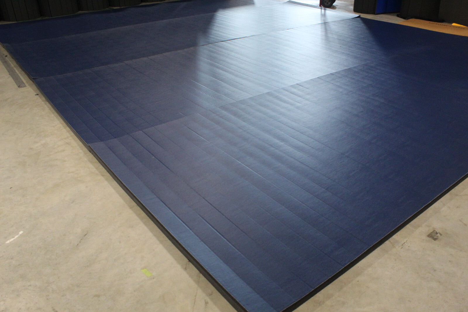 18' x 23' x 1 5/8" Dollamur FlexiRoll Wrestling Mat READ DESCRIPTION