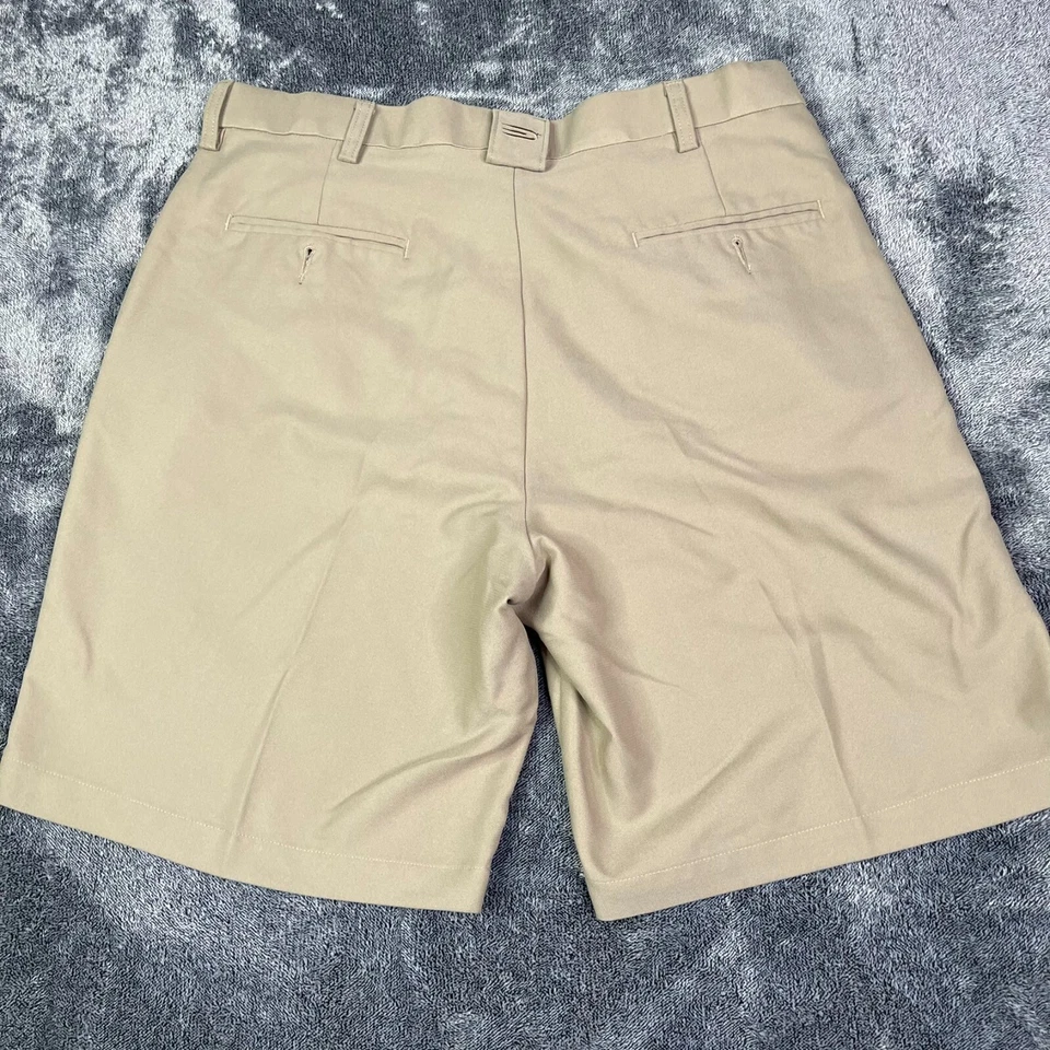 Pantalones Cortos de Golf Dockers Calce Relajado Para Hombres 34 Beige Frente Plano Poliéster Informal Chino Foto 3 de 4