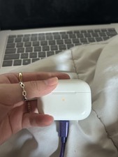 Apple airpods pro 1st gen case and left airpod