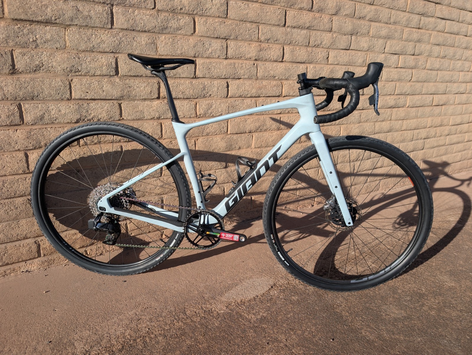 Giant Revolt Advanced 2025 Medium Gravel Bike. Premium Build Race Ready