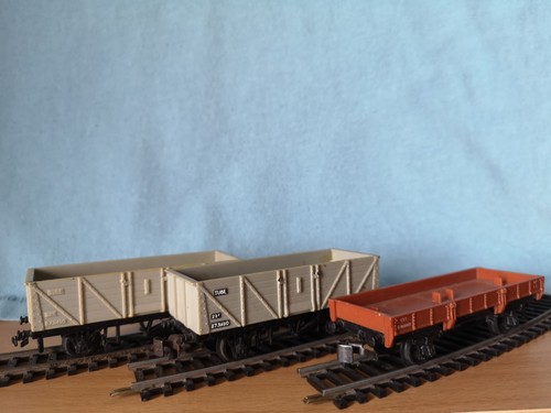 Jouef For Playcraft HO Gauge 2x 22T Tube Wagons & 1x 13T Flat Wagon Good Cond. - Picture 1 of 14