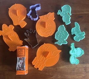 Lot of Various Plastic Cookie Cutter ~ Halloween