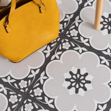 Daphne Black self-adhesive vinyl floor tile 30.48cm x 30.48cm (0.93sqm)