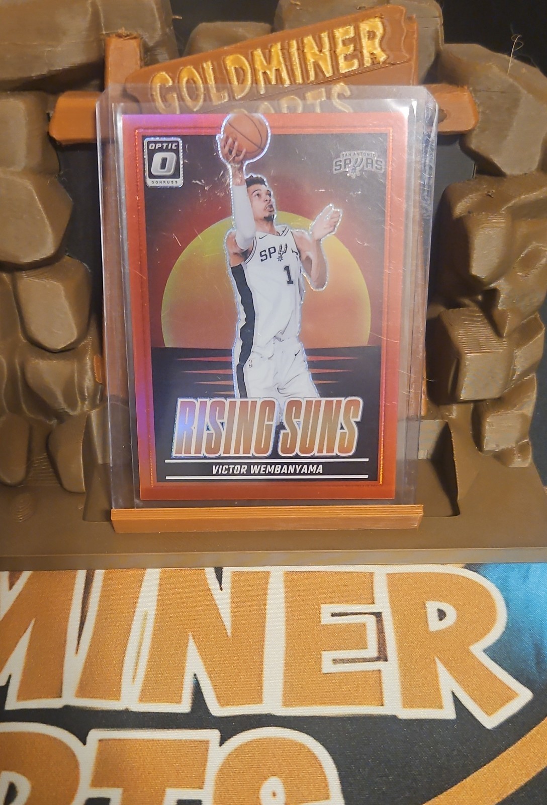2024-25 Panini Donruss Optic - Rising Suns Victor Wembanyama #19 Red Prizm /99