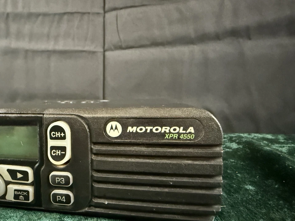 Motorola XPR 4550 Digital VHF 136-174MHz Capacity AAM27JNH9LA1AN & Radio Head - Image 2 of 4