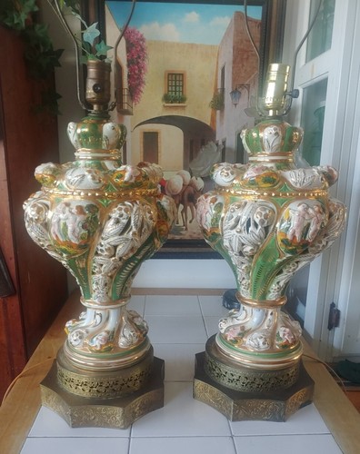 Pair of Vintage Italian Capodimonte Porcelain Table Cherub Lamps - Picture 2 of 12