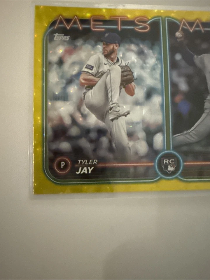 Actualización Topps 2024 Tyler Jay and Dedneil Núñez US82 RC amarillo agrietado/50 Mets Foto 4 de 4