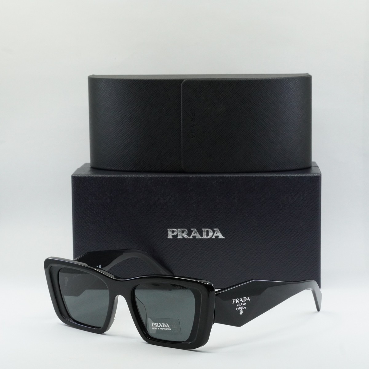 PRADA サングラス ロゴ  PR08YSF 1AB5S0 51サイズ PRADA PR08YSF 1AB5S0 Black/Dark Grey 51-18-145 Sunglasses