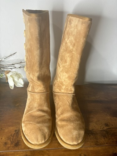 UGG Australia 3387 Lo Pro Button Fold Over Chestnut Boots 8 Womens