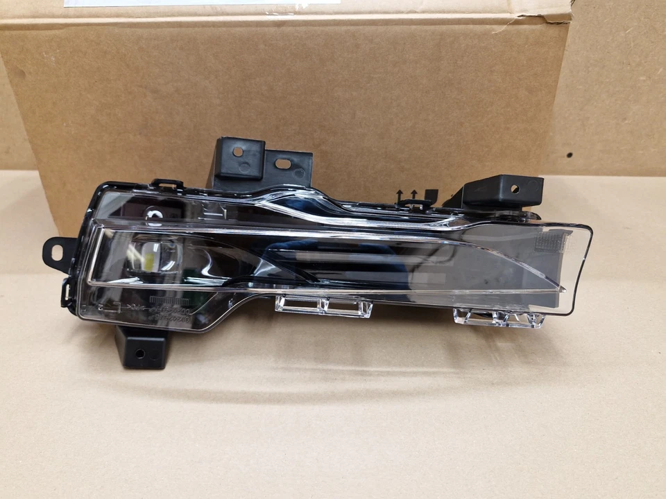 TESLA Model 3 Front Left Fog Light DRL 2017-2024 1507932-10-C - Image 3 of 4