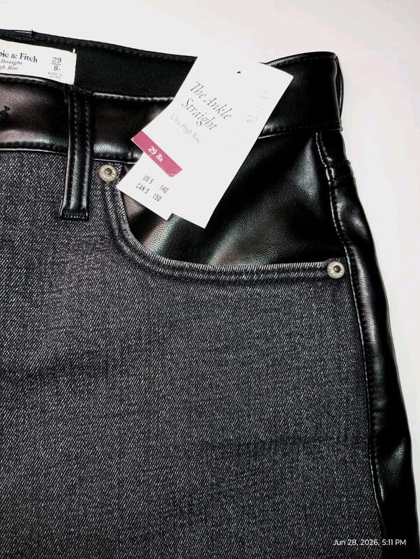 ABERCROMBIE & FITCH Women's High Rise UPSCALE Jeans, Black/Gray. NEW TAG (P0022)