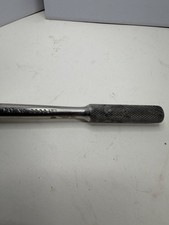 Vintage S-K 45170 3/8 Drive Round Head Ratchet Knurled Handle. Made in USA.
