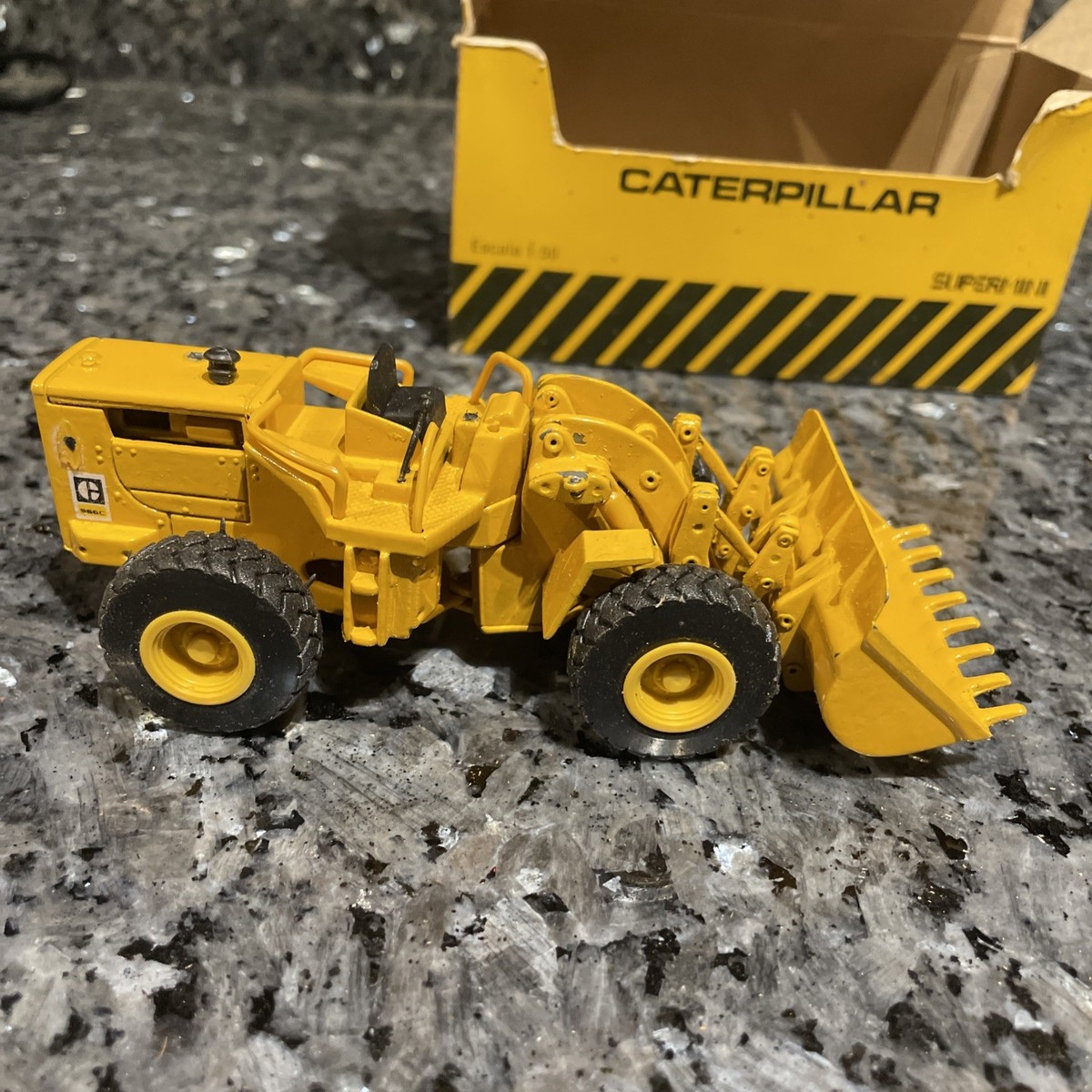 APRA SUPER MINI CAT 966C LOADER Caterpillar Cat Made In Brazil Die