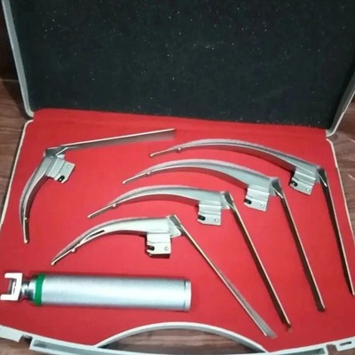 McCoy Flexi-Tip Fiberoptic LED Laryngoscope Blade + Medium Handle with Free bulb