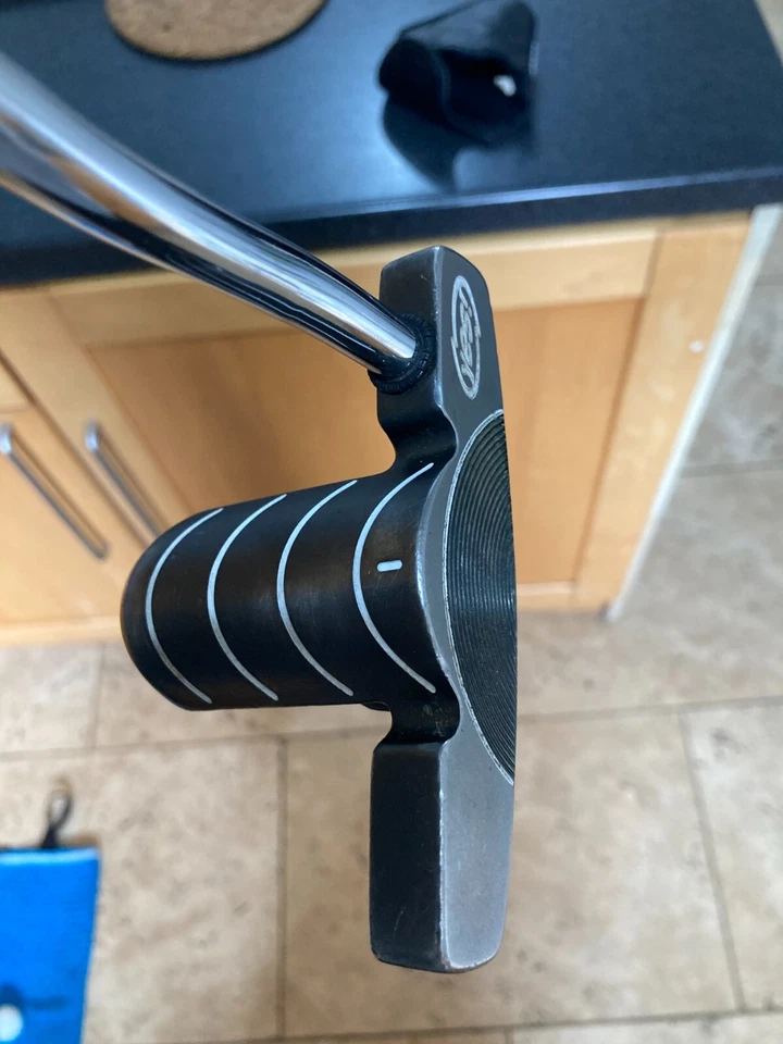 Yes! C-Groove Swash Tiffany Golf Putter, 32" RH, headcover,Good condition - Image 2 of 4