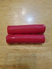 NOS Hunt Wilde Bike Bar Grips Red Handlebar 7/8" 22.2 - 4 1/2" Finger Knurls