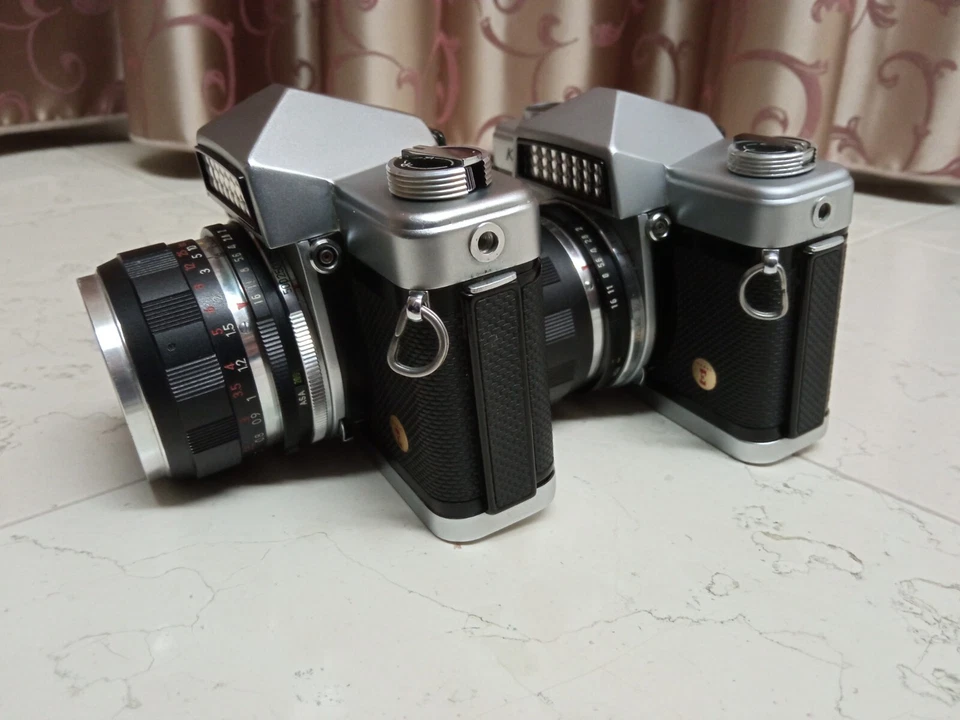 Lotto 2 fotocamere Kowa con obiettivo Kowa f/2 50mm ROTTE, PER RICAMBI - Imagen 4 de 4