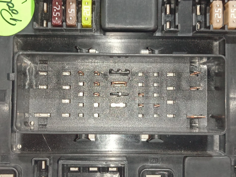 365927271 Caja Reles/Fusibles para OPEL ASTRA J BERLINA 5P Cosmo 2010 3163331 - Imagen 4 de 4