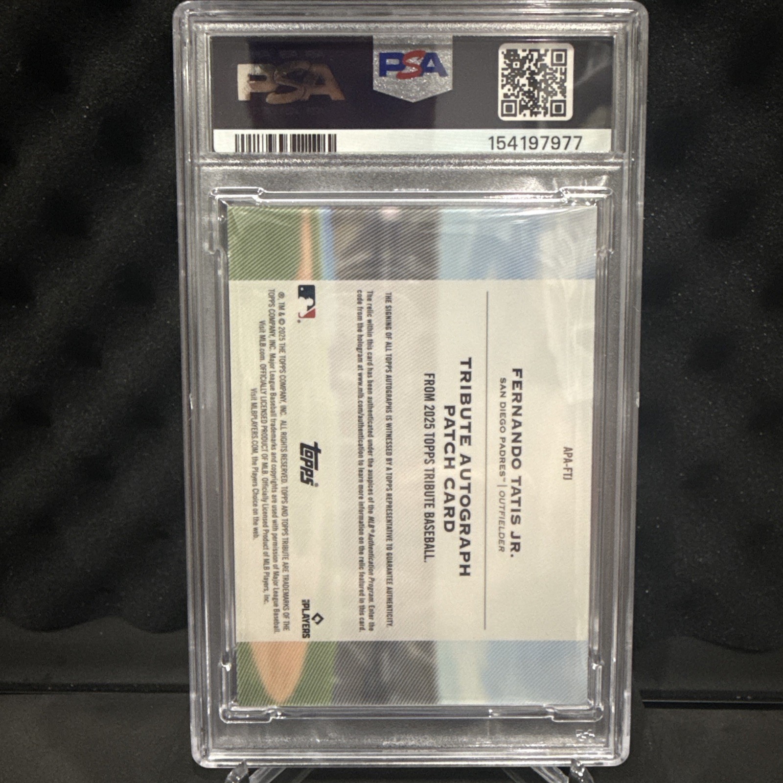 2025 Topps Tribute Fernando Tatis Jr. Tribute Patch Auto 14/25 view 2