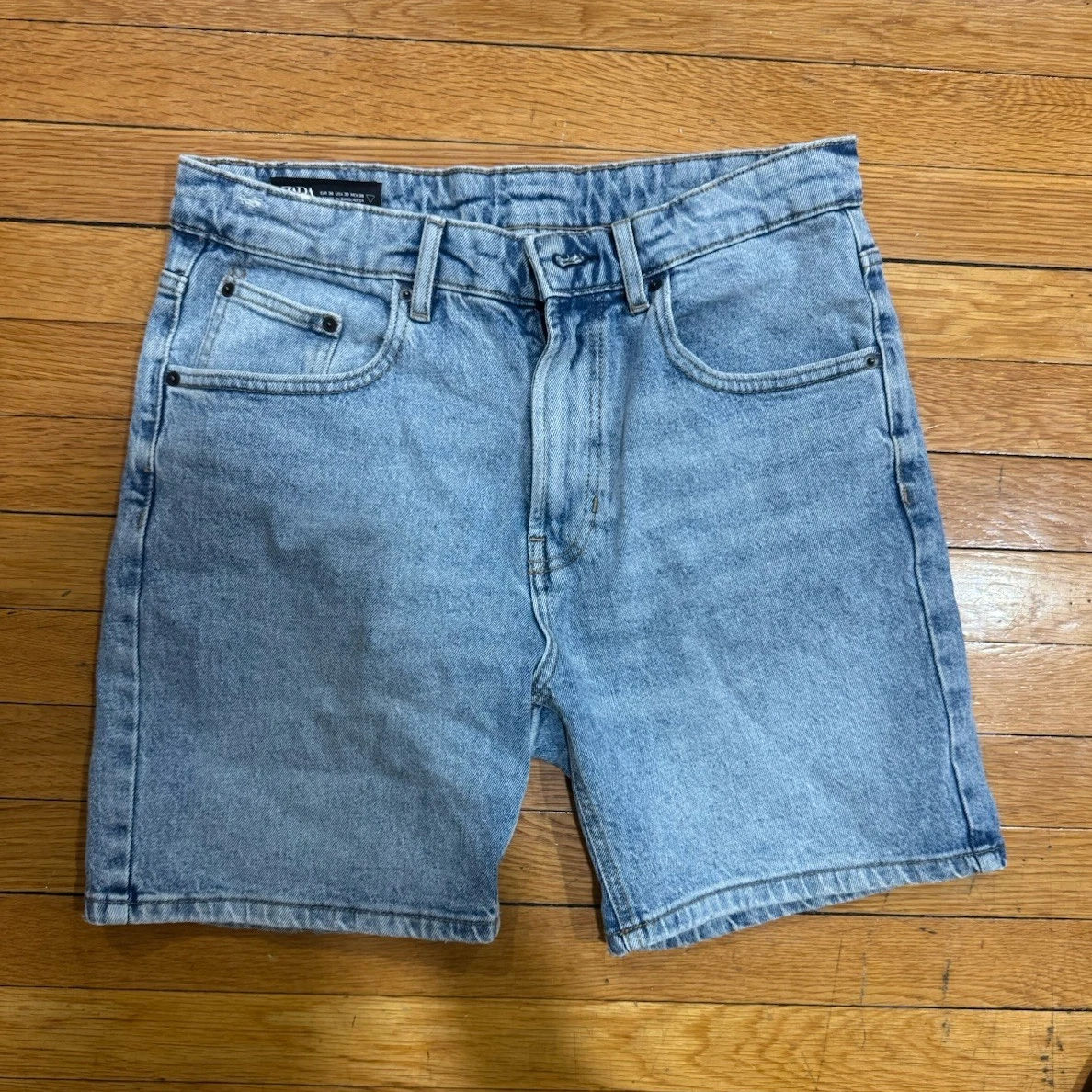Zara Men’s Light Wash Blue Denim Cotton Shorts 5-Pocket Button Fly
Opens in a new window or tab