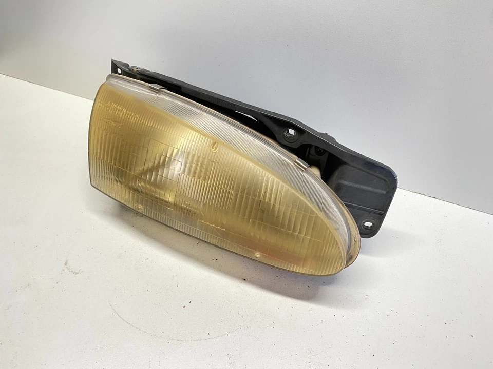 95-97 HYUNDAI ACCENT RIGHT PASSENGER SIDE HEAD LIGHT HEAD LAMP OEM, 114-58423 - Image 4 of 4