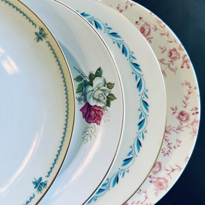 4 Vtg Mismatched China DINNER Plates Plate Set Mixed Rose Blue Floral White Pink