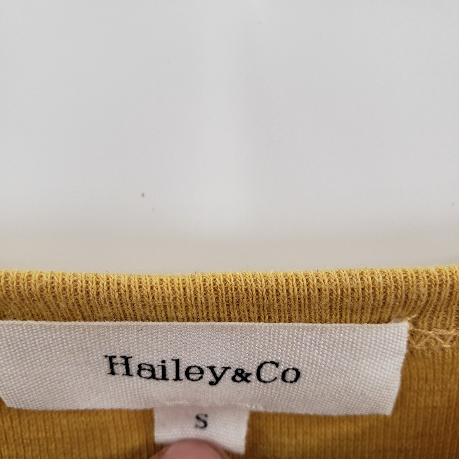 Hailey & Co Boutique Mustard Yellow Knit Top Womens Small Leopard Print Layered