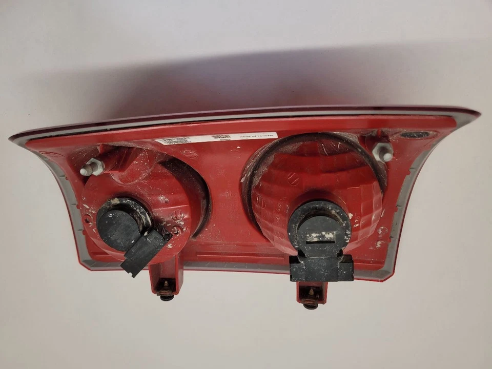 2005-2011 DODGE DAKOTA LH Driver Left Tail Light 55077605AD — 第 4/4 张图片
