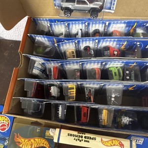 Hot Wheels Diecast Cars Collection Lot Unopened Box 1:64 Scale Multicolor 2001