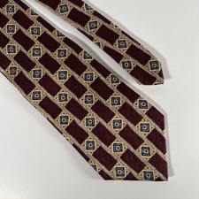 Roundtree & Yorke Men's Silk Tie Burgundy and Gold Geometric Made In USA 4 X 58