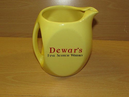 Vintage DEWAR'S Scotch Whisky Ceramic Water Jug Memorabilia made by Wade - Foto 2 di 5